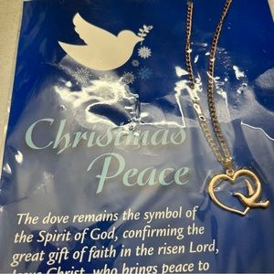 vintage gold tone Christmas Peace heart dove pendant necklace on card Christian